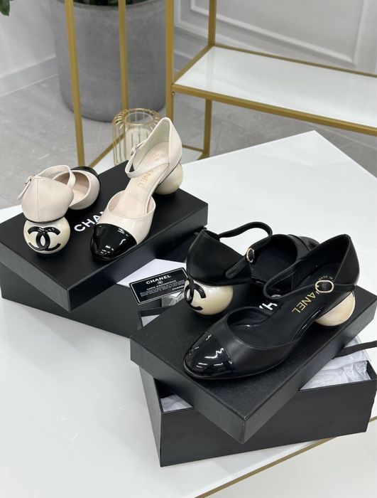 Туфлі Chanel в наявності