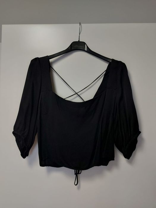 Top H&M semi-aberto nas costas