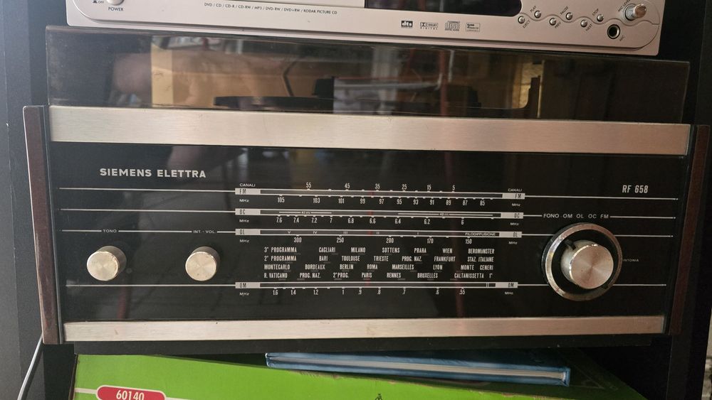 Giradiscos Rádio Siemens Elettra RF 658