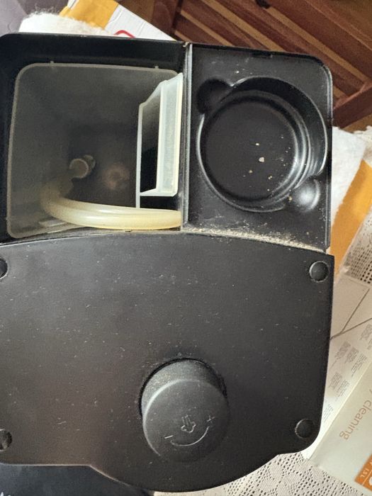 Expres ciśnieniowy do kawy DeLonghi