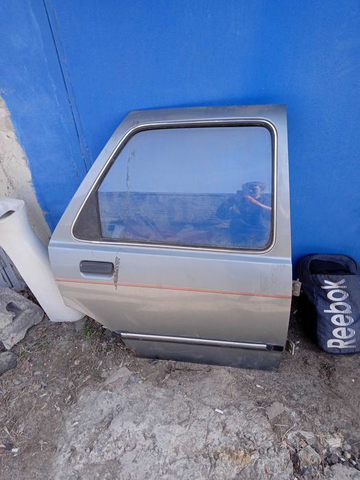 Двери,капот  форд Сиерра ford sierra