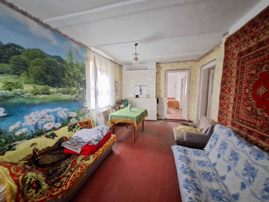 Будинок в центрі села Голосків