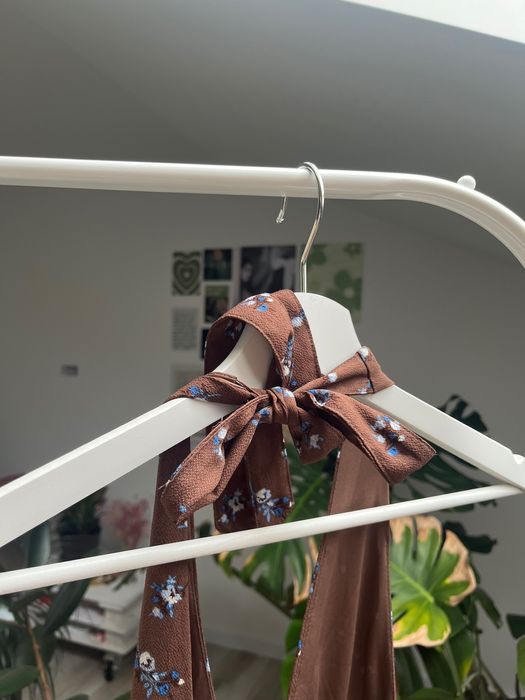 brązowa sukienka z wiązaniem na szyi cute coquette XS