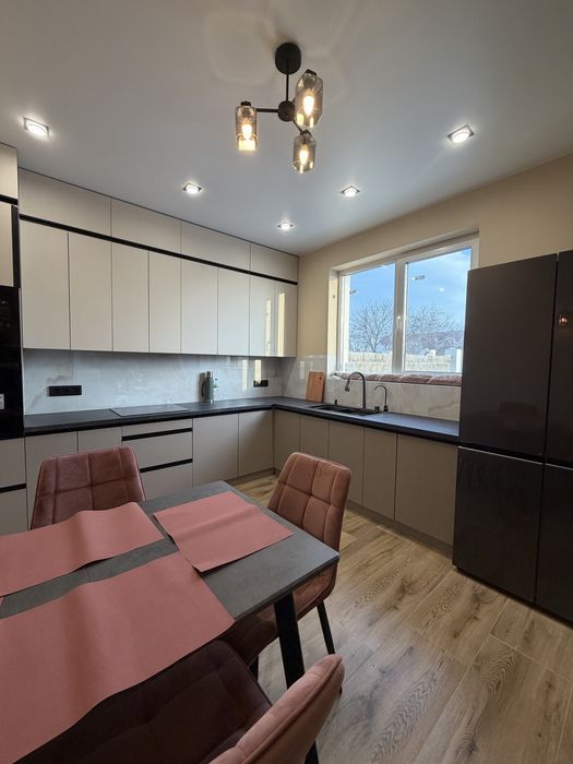 Продається котедж