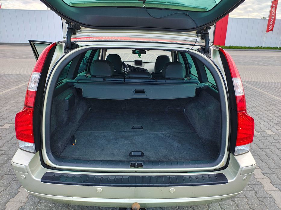 Volvo v70 2006r 2.4 D5 AWD 185km 4x4 Doinwestowany