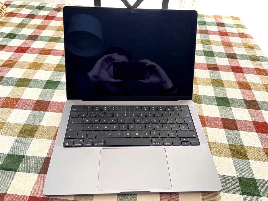 MacBook Pro de 14 polegadas com GARANTIA APPLE 32GB 1TB SSD