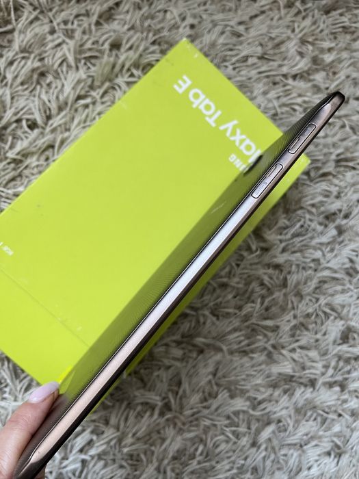 Планшет samsung Galaxy Tab E