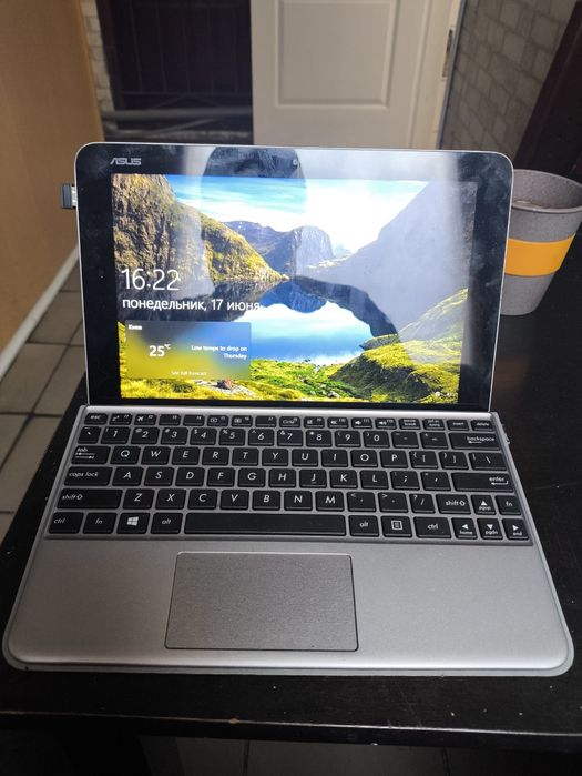 Продам или обмен ASUS T102h 4/64+256 Transformi