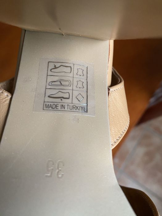 Sandały skórzane beżowe na platformie rozm. 35, obcas 10,5 cm