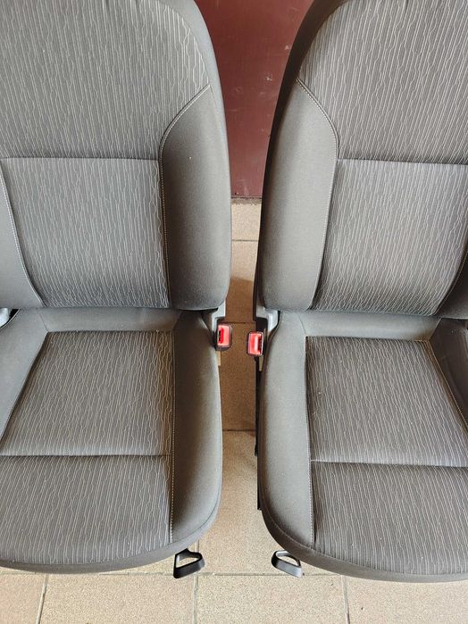 Fotele Opel Astra J kombi 2015r. Komplet ładne bez uszkodzeń.