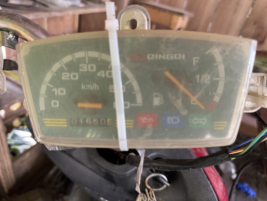 Продам Скутер, був на ходу. Розбита рульова панель. Потребує ремонту.