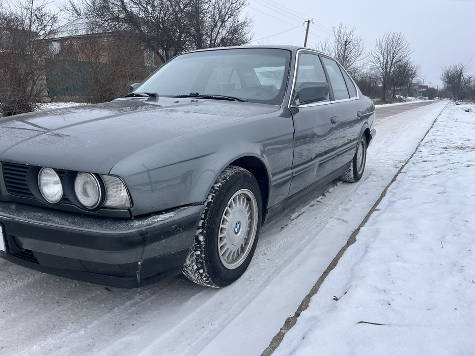 Продам Бмв е34 м20б20 торг присутній