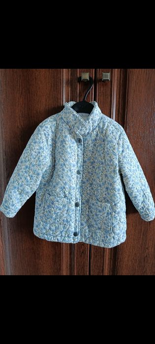 Продається легенька курточка, стан - як нова і сорочка.