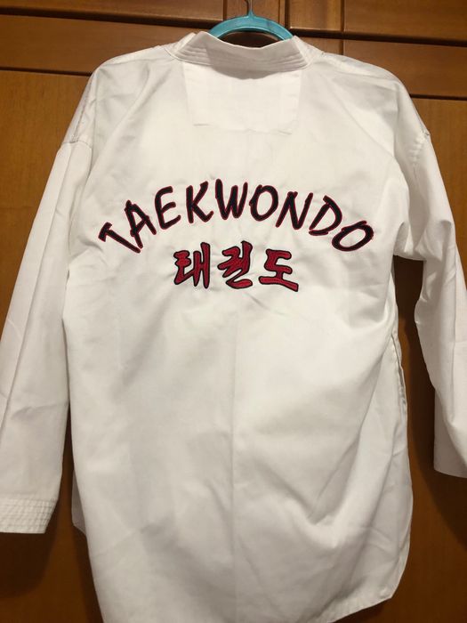Dobok Taekwondo impecável
