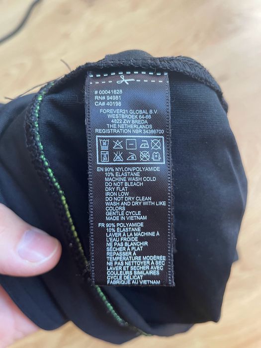 Krótkie spodenki sportowe Forever 21 czarne rozm. M