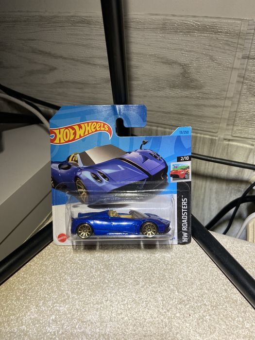 17’ Pagani Huayra Roadster-2/10 HW ROADSTERS Hotwheel