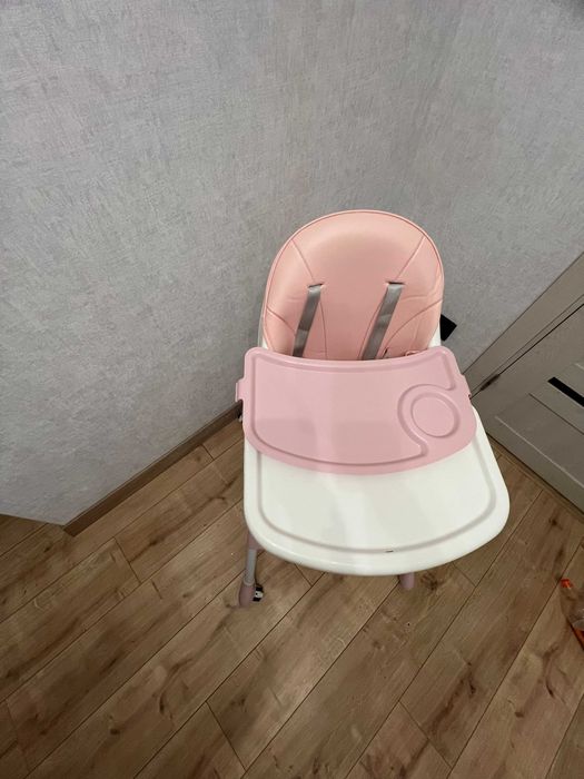 Дитячий стільчик для годування