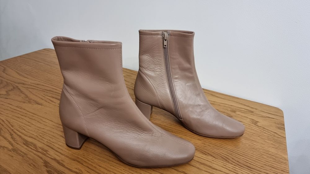 Botki Gino Rossi w kolorze taupe