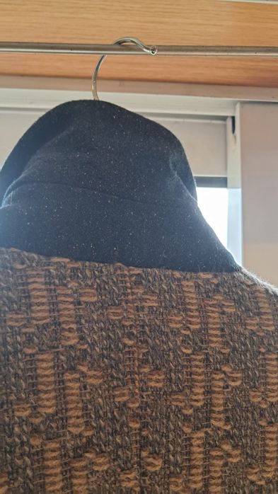 Casaco comprido pelo joelho Benetton, mulher em bom estado