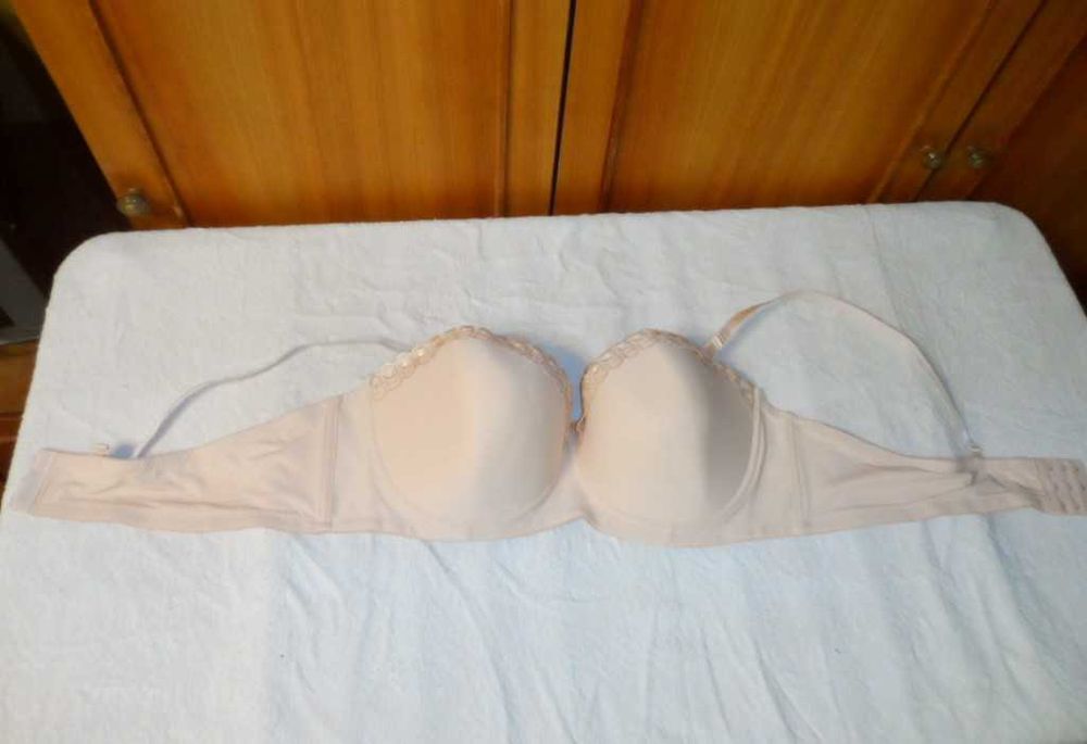 Новый бежевый бюстгальтер -лифчик- балконет 105-110 D-E большой размер