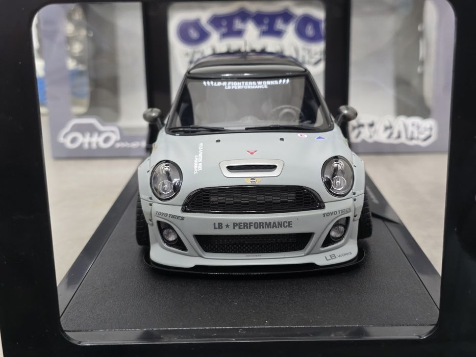 1/18 Miniatura Mini Cooper R56