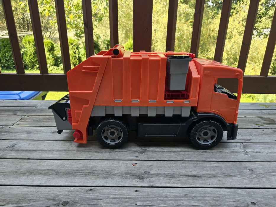 Śmieciarka GIGANT LENA ruchome opuszczane kosze