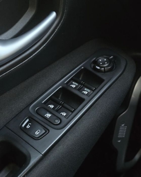 Jeep Renegade 2016 дизель 1.6 MultiJet FWD TOP