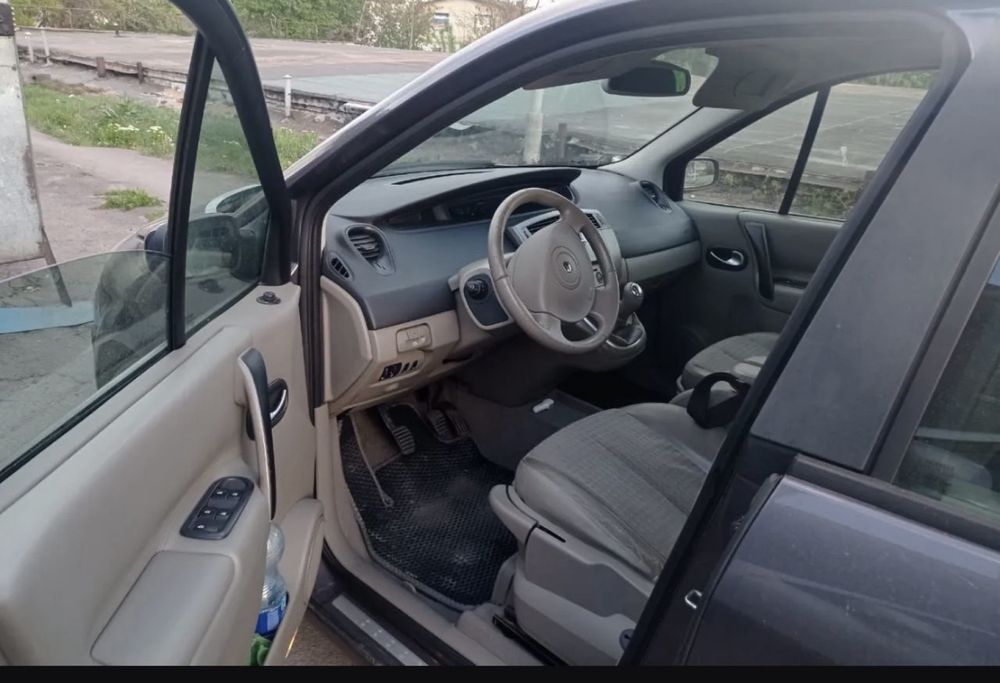 Renault Scenic 2005 год