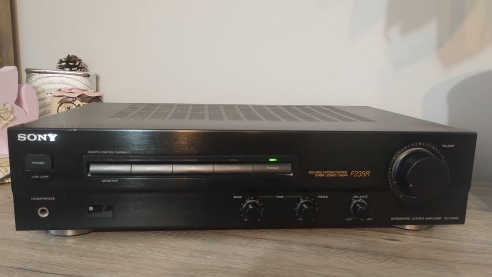 Sony F235 R wzmacniacz