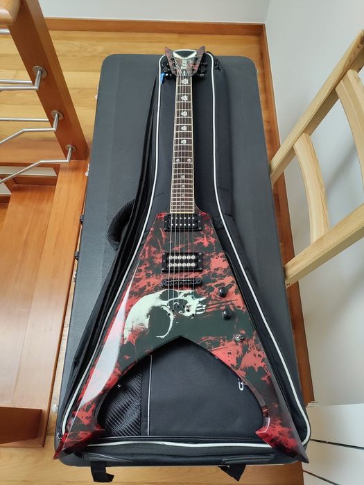 Guitarra Dean Tyrant Bloodstorm V