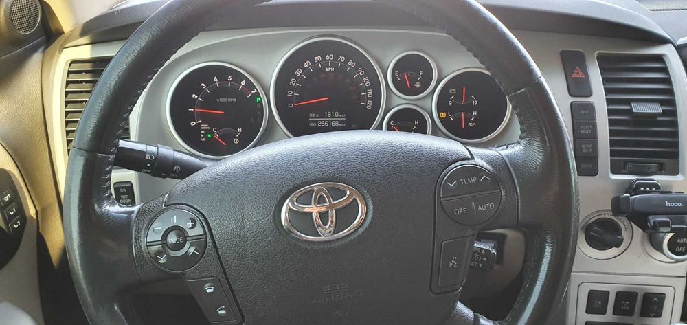 Toyota Sequoia 2008 ТОРГ