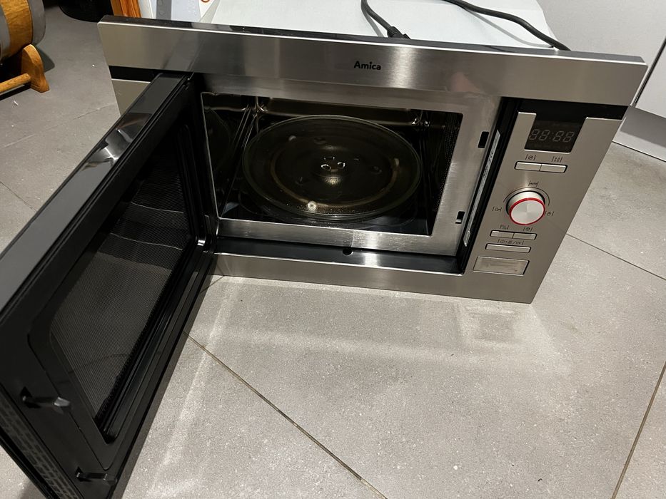 Mikrofala do zabudowy Amica