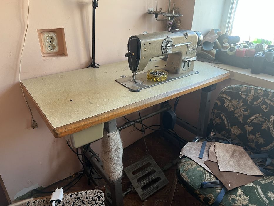 Швейна машина промислова