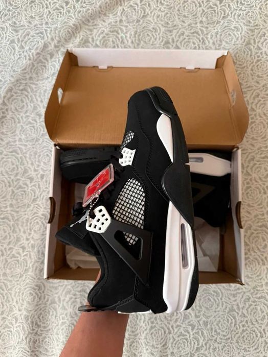 Jordan 4 Retro White Thunder R.43