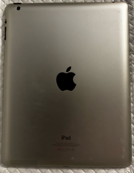 iPad 4 16 GB z etui i klawiaturą