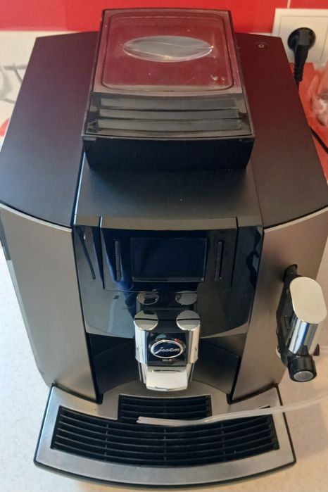 Profesjonalny ekspres JURA WE8 (Model 15286) | Tylko 3800 kaw |