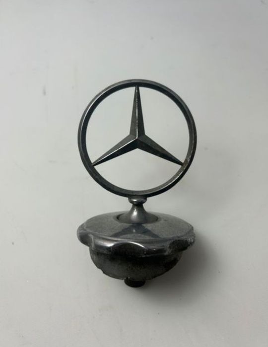 Mercedes w115 estrela
