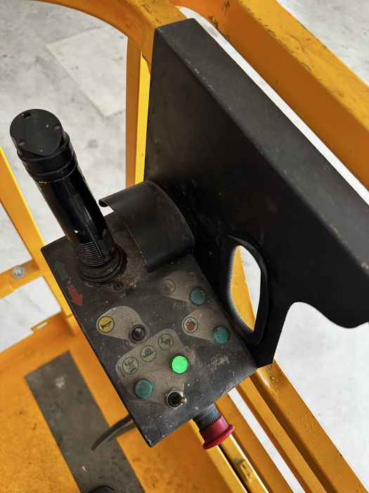 Plataforma tesoura eletrica  haulotte 12metros