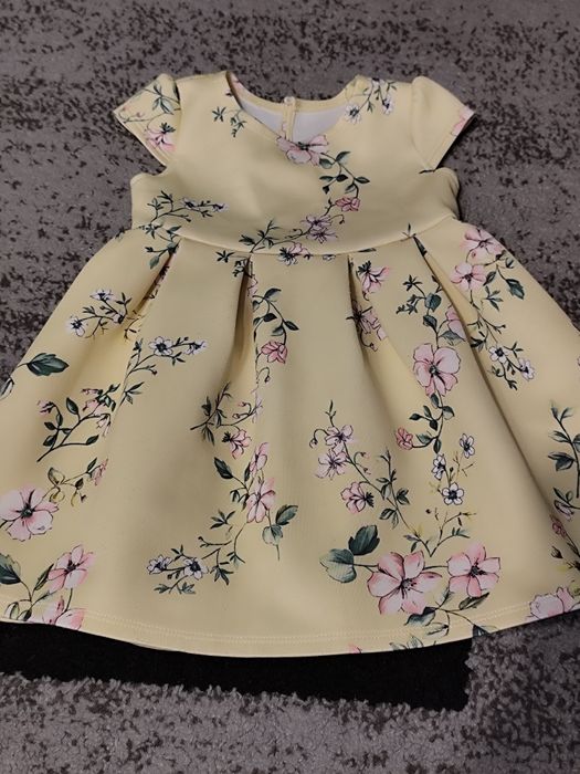 Продам платья на девочку