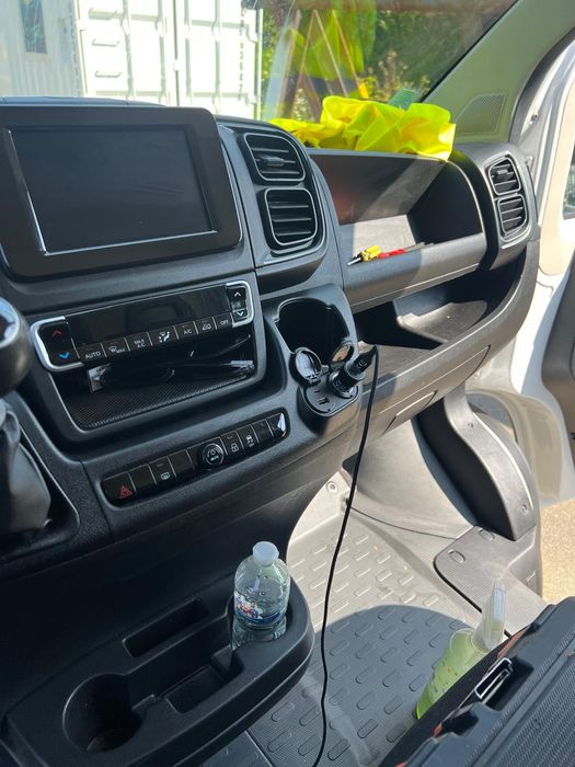 Fiat Ducato kontener 20 m³ z windą 750 kg – 2023
