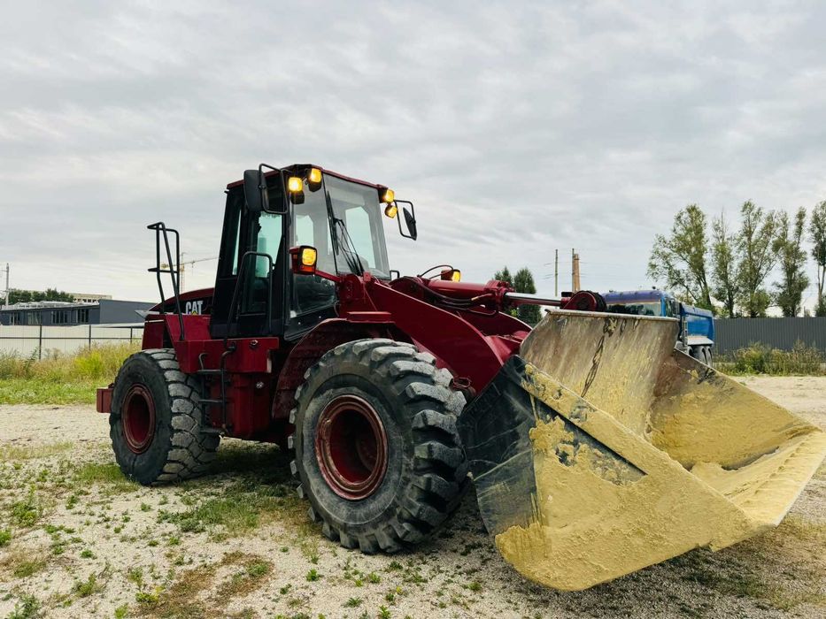 Фронтальний погрузчик CAT 950 Фронтальний навантажувач CAT 950 2000 рік випуску Добрий стан