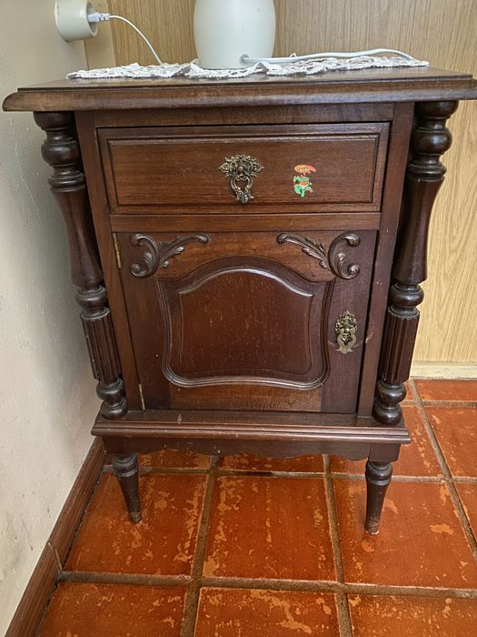 Cama de Casal em Madeira massiça
