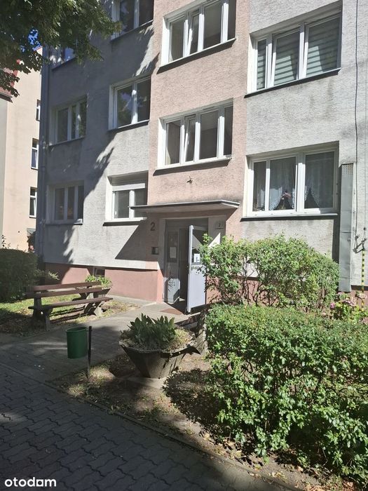 Oleśnica – 4 pokoje, 66 m², parter, mieszkanie narożne