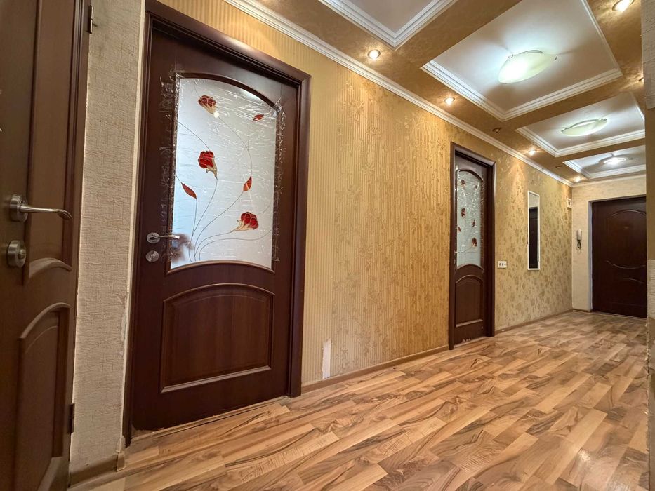 Продаж 4 кім. квартири, вул. Пасічна, 2-й поверх, 80 м.кв., БЕЗ КОМІСІЇ  ДЛЯ ПОКУПЦЯ.