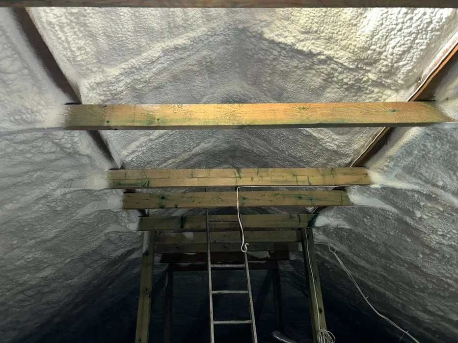 Ocieplenie Ocieplanie Termoizolacje pianą Pianka PUR Izolacja poddasza