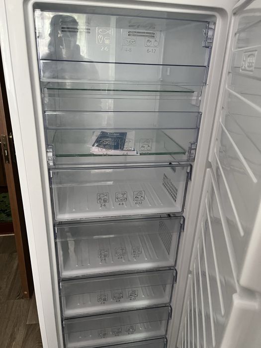 Морозильна камера Beko
