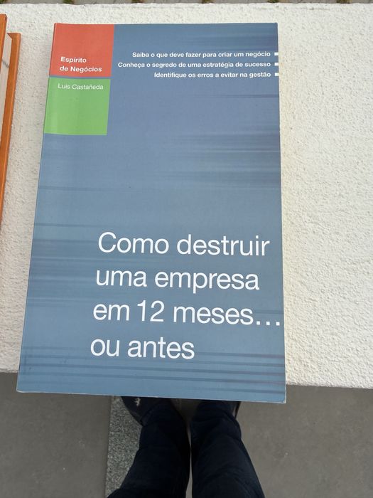 Vários livros diversos