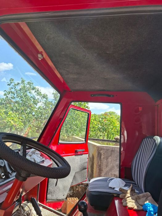 Tratocarro 4x4 com báscula