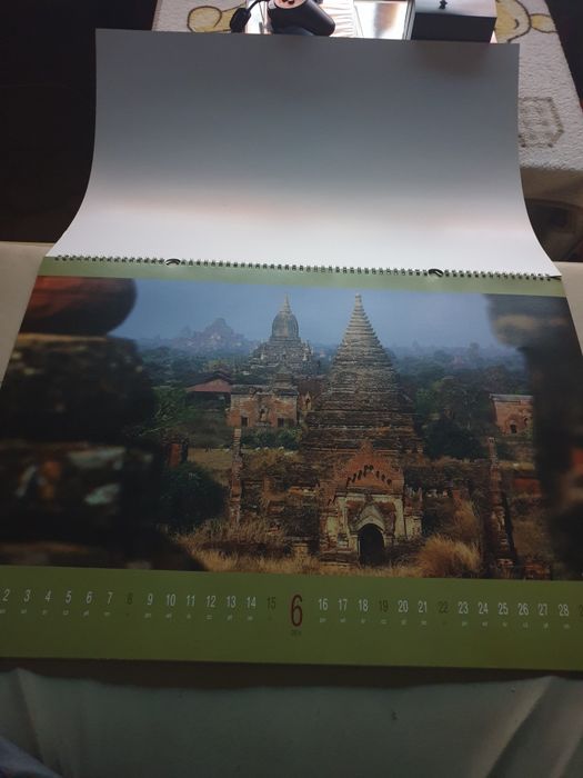 Piękny duży kalendarz. Cudowne widoki. Stare Miasta.