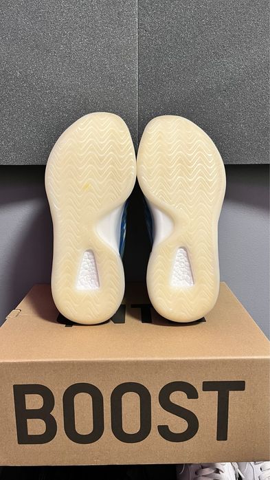 Yeezy QNTM NOWE 42 2/3